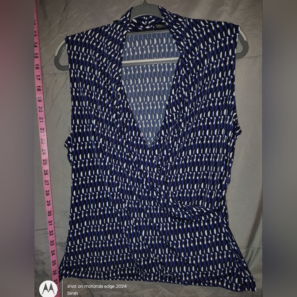 Tahari Blue and White Geometric Wrap Sleeveless Blouse XL